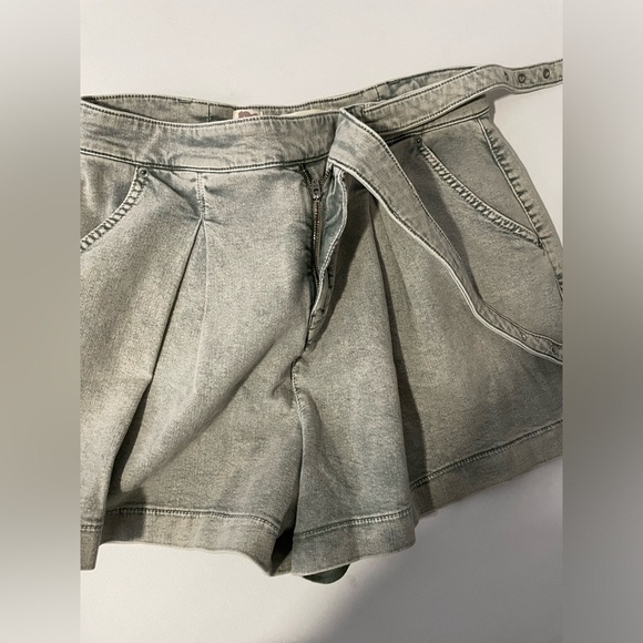 Ted Baker Malin Tailored Denim Shorts Wrap buckle waist pleated 32 - Picture 11 of 11